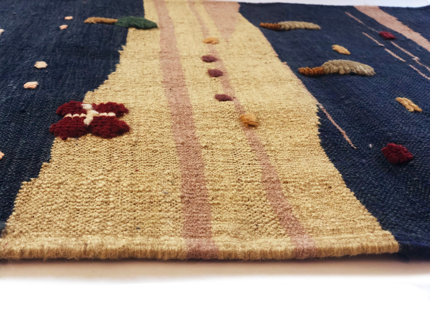 Handwoven Kids Rug: Sandy Beach Turkish Kilim Rug (2`8`` x 3`9``)